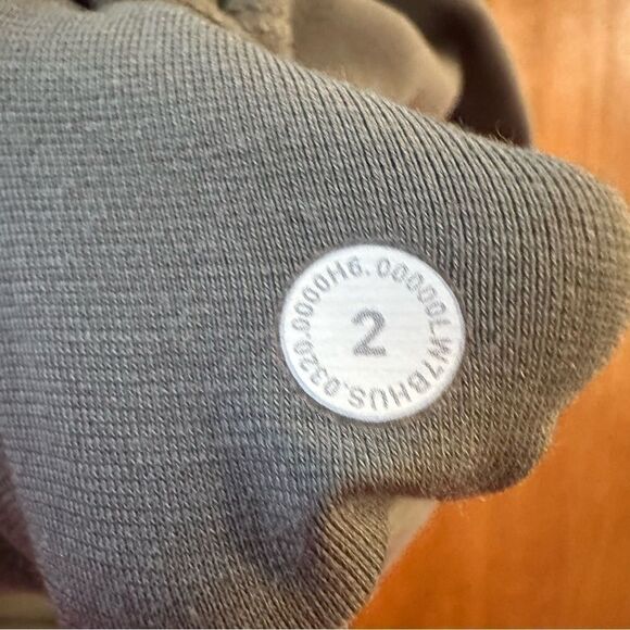 Lululemon Align Super-High-Rise Short 10"Grey Sage Size 2 - Picture 7 of 8